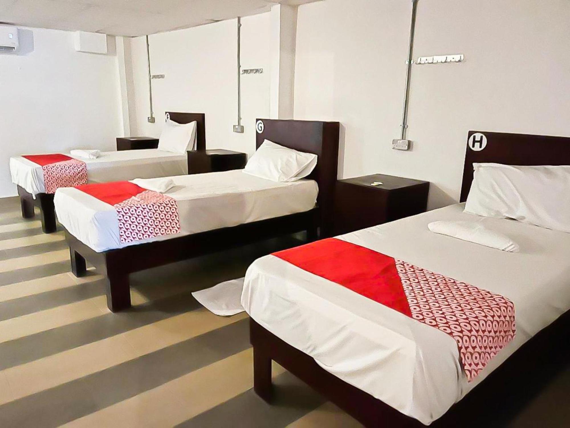 Super Oyo 90572 J Hotel Masjid India كوالالمبور المظهر الخارجي الصورة