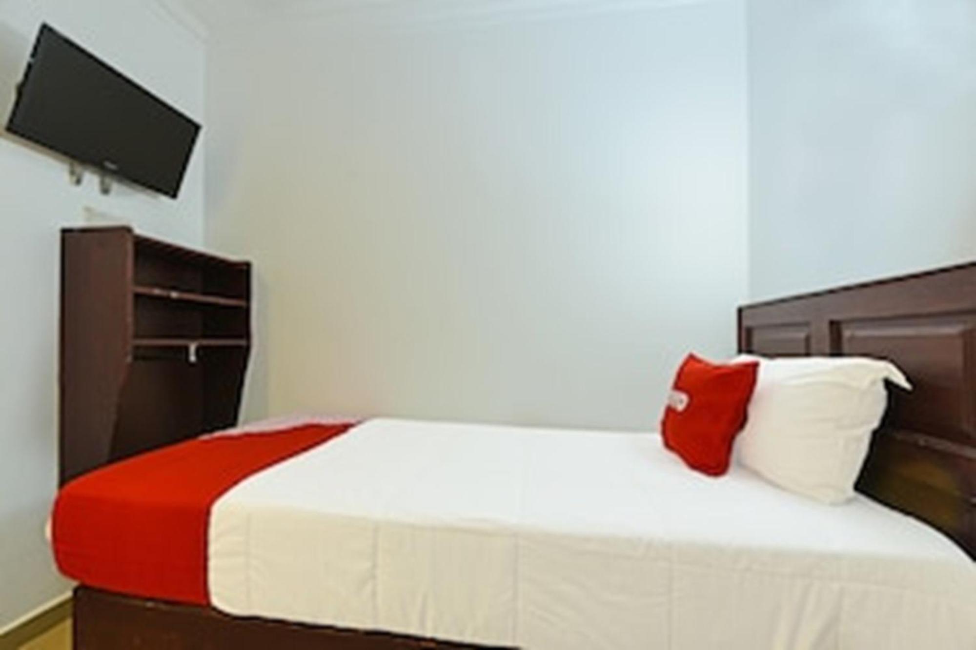 Super Oyo 90572 J Hotel Masjid India كوالالمبور المظهر الخارجي الصورة