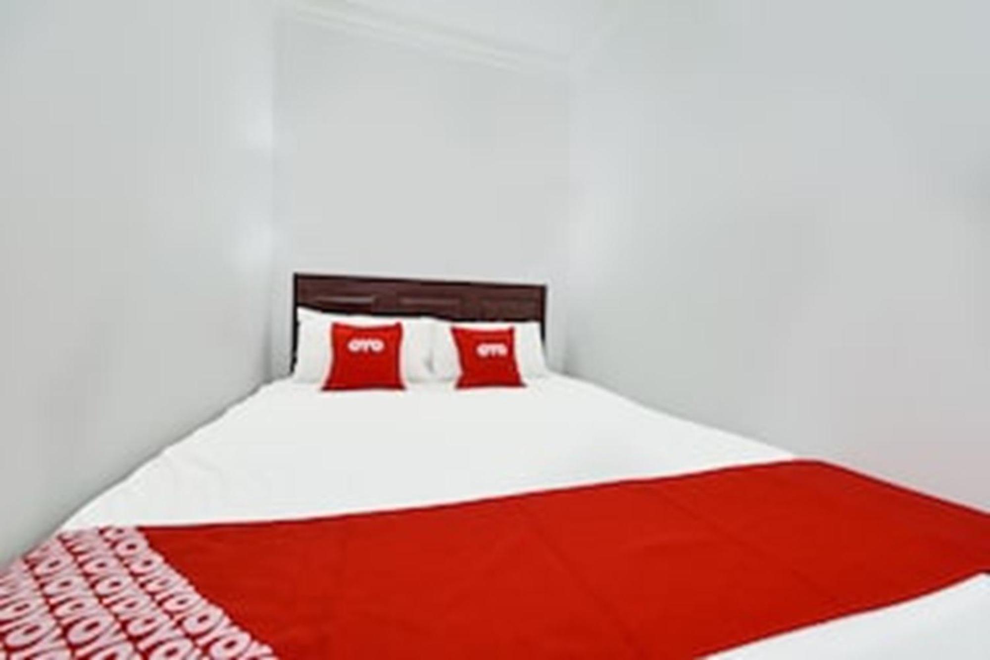 Super Oyo 90572 J Hotel Masjid India كوالالمبور المظهر الخارجي الصورة