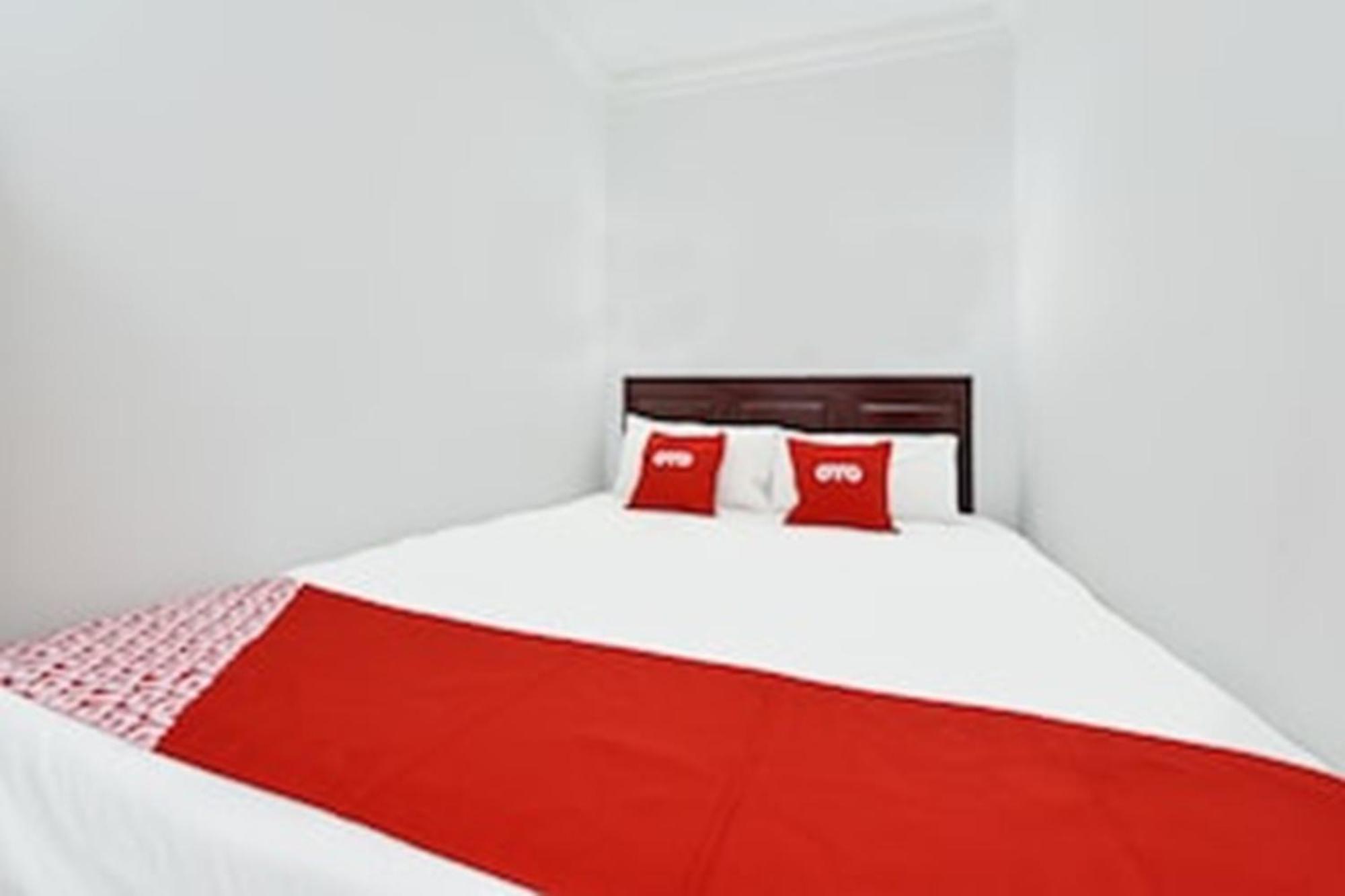 Super Oyo 90572 J Hotel Masjid India كوالالمبور المظهر الخارجي الصورة