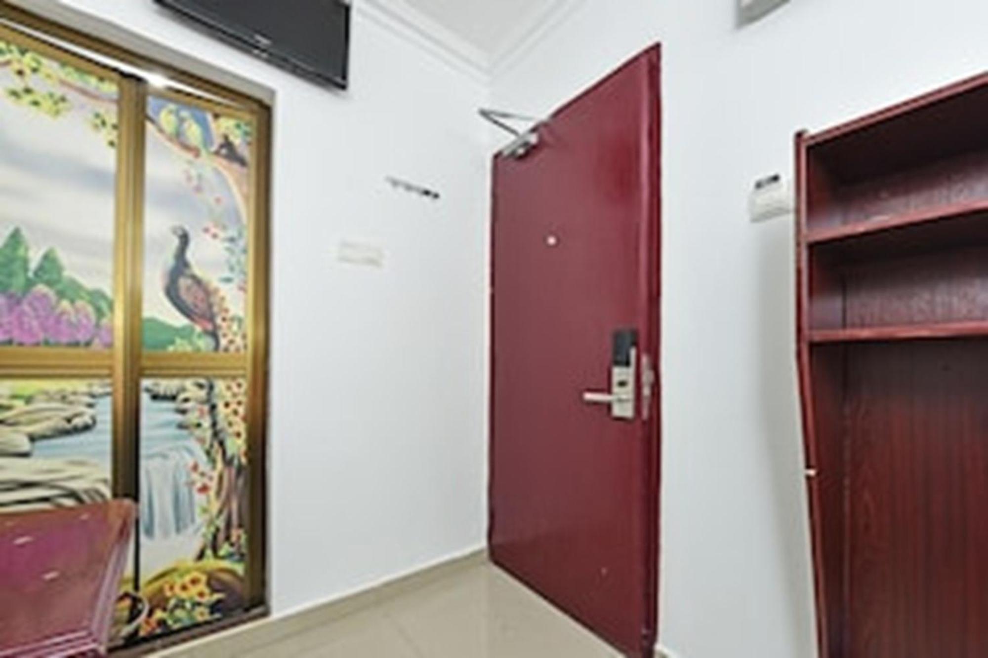 Super Oyo 90572 J Hotel Masjid India كوالالمبور المظهر الخارجي الصورة